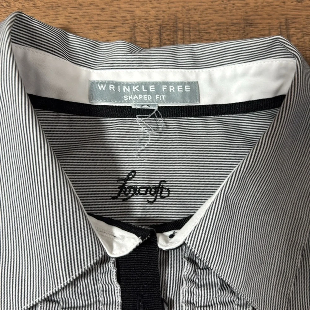 WRINKLE FREE Gray and white Button-Up Shirt